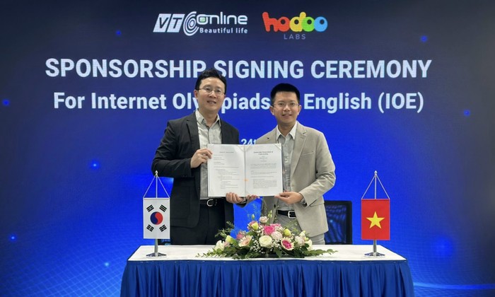 Ông Kim Min - Giám đốc Hodoo Labs và ông Lê Việt Hòa - Giám đốc VTC Online.