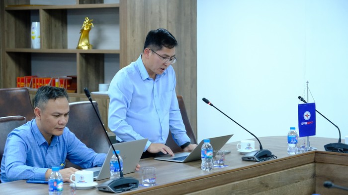 Ông Đào Trọng Tài - Trưởng phòng Kỹ thuật PTC1 phát biểu tại cuộc họp.