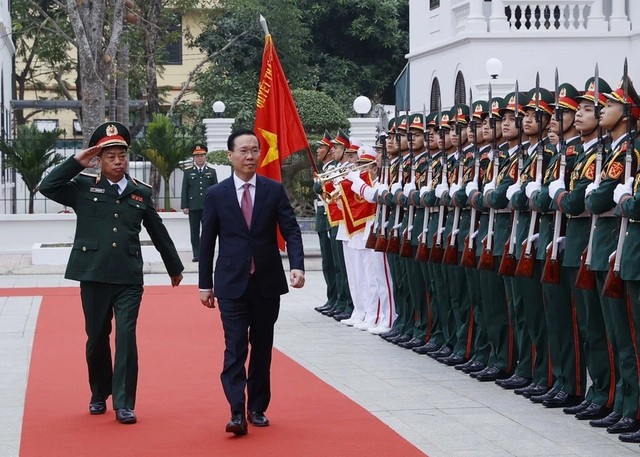 Chủ tịch nước Võ Văn Thưởng đến thăm Binh chủng Đặc công. (Ảnh: Thống Nhất/TTXVN)