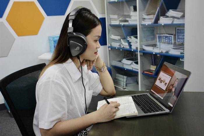 Hệ thống IRDM Smart Learning hỗ trợ người dùng học trực tuyến hiệu quả và thuận tiện.