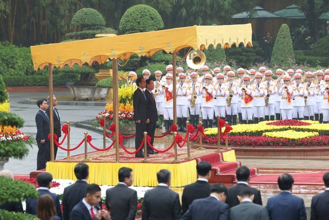 Chủ tịch nước Võ Văn Thưởng chủ trì lễ đón Tổng thống Indonesia. Ảnh: VGP/Nhật Bắc