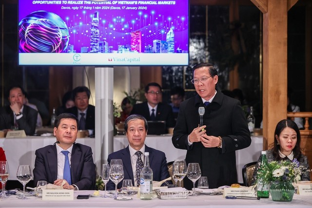 Chủ tịch Uỷ ban nhân dân Thành phố Hồ Chí Minh Phan Văn Mãi cho biết theo kế hoạch, tới năm 2030, Thành phố sẽ hình thành trung tâm tài chính khu vực. Ảnh: VGP/Nhật Bắc