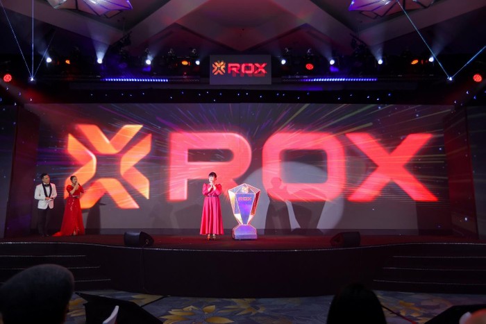 Bà Nguyễn Thị Nguyệt Hường – Chủ tịch Hội đồng quản trị Tập đoàn trong thời khắc công bố thương hiệu ROX Group.