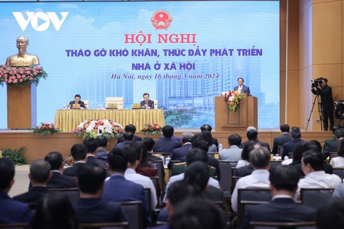 Thủ tướng chủ trì hội nghị tháo gỡ khó khăn, thúc đẩy phát triển nhà ở xã hội.