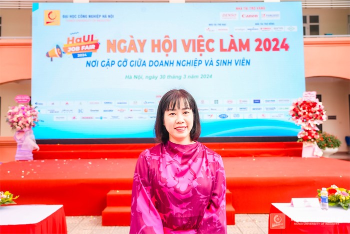 Bà Nguyễn Thị Kim Xuân - Giám đốc Nhân sự Tập đoàn KHKT Hồng Hải (Foxconn).