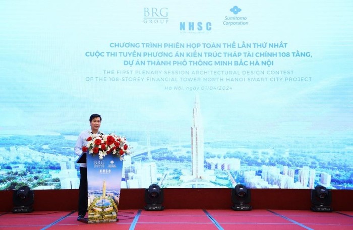 Tiến sĩ Nguyễn Tường Văn, Thứ trưởng Bộ Xây dựng phát biểu tại phiên họp.
