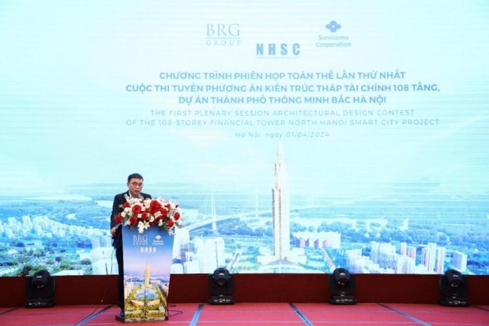 Tiến sĩ, Kiến trúc sư Phan Đăng Sơn, Chủ tịch Hội Kiến trúc sư Việt Nam – Chủ tịch Hội đồng thi tuyển phát biểu tại phiên họp.