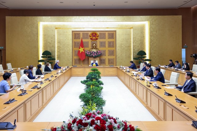 Thủ tướng cho biết phía Việt Nam sẵn sàng phối hợp với Apple thành lập Tổ công tác để hỗ trợ Apple trong việc đầu tư, mở rộng hoạt động tại Việt Nam. Ảnh: VGP/Nhật Bắc
