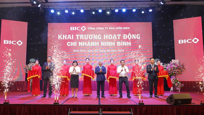 Nghi le cat bang khai truong BIC Ninh Binh.jpg