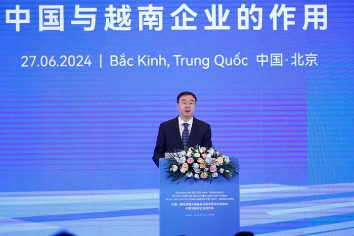 Thứ trưởng Bộ Giao thông vận tải Trung Quốc Vương Cương phát biểu tại hội nghị. Ảnh: VGP/Nhật Bắc