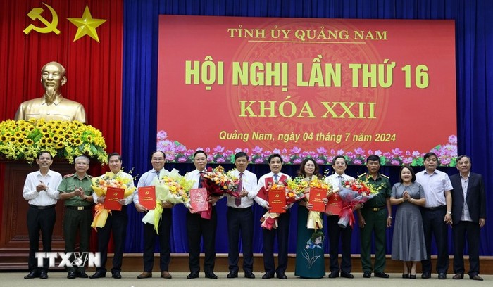 Kiện toàn Ban Thường vụ Tỉnh ủy Quảng Nam nhiệm kỳ 2021-2026. (Ảnh: Trần Tĩnh/TTXVN)