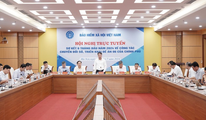 Tổng Giám đốc Nguyễn Thế Mạnh, Trưởng Ban chỉ đạo chuyển đổi số ngành BHXH Việt Nam, chủ trì Hội nghị.jpg