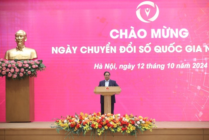 Thủ tướng vui mừng nhận thấy chuyển đổi số quốc gia, kinh tế số đạt được nhiều kết quả tích cực, có tác động, ảnh hưởng sâu rộng đến mọi mặt kinh tế, xã hội. Ảnh: VGP/Nhật Bắc