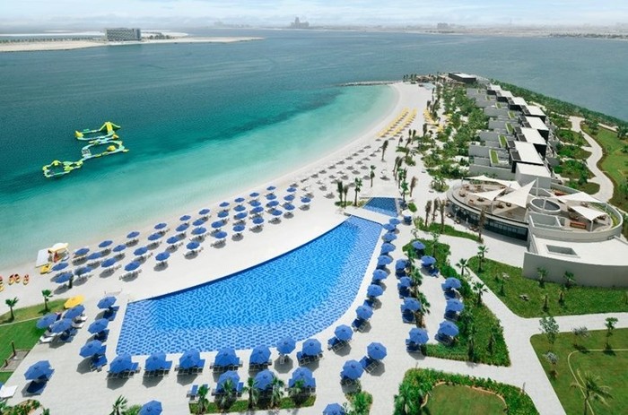 A1 Mövenpick Resort trên đảo nhân tạo Al Marjan Island.jpg