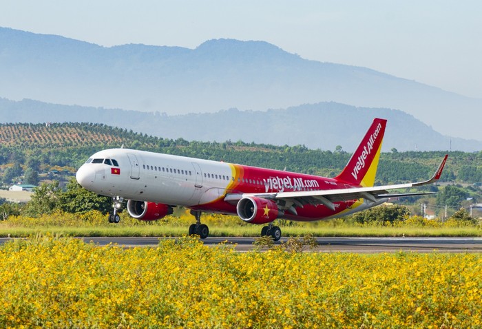 aircraft in Dalat.jpg