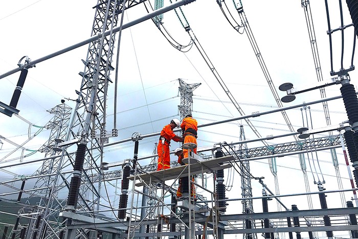 Sửa chữa, bảo dưỡng thiết bị tại Trạm biến áp 500kV Vân Phong.