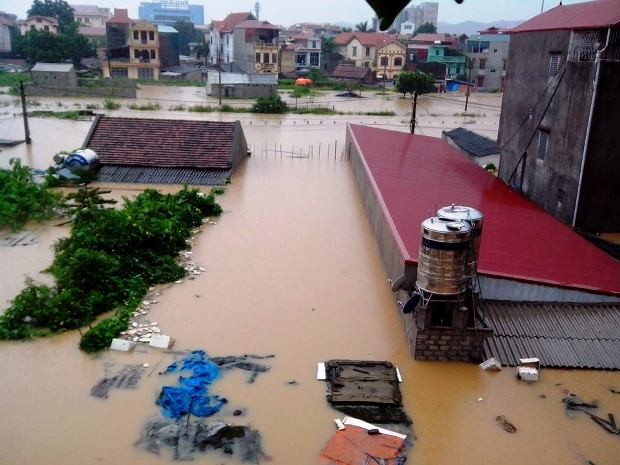 Nhiều nơi tại thành phố Lạng Sơn bị ngập sâu trong nước