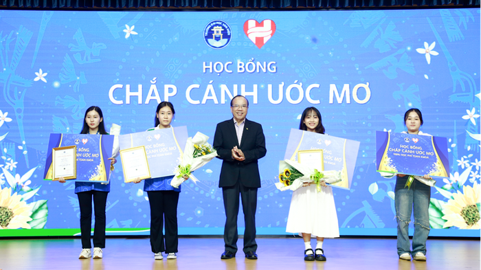 Nhiều chương trình học bổng dành cho sinh viên