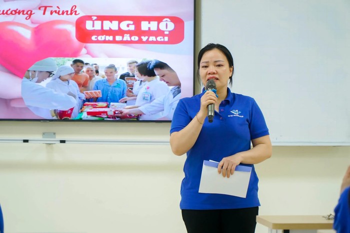 Sinh viên Nông Thị Tàu chia sẻ tại buổi lễ