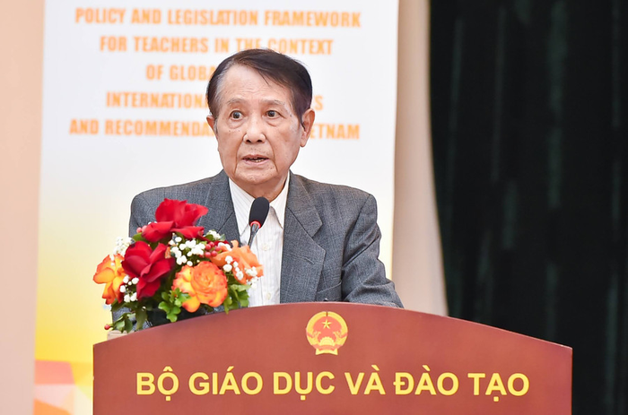 Tiến sĩ khoa học Phạm Đỗ Nhật Tiến. Ảnh: Bộ Giáo dục và Đào tạo