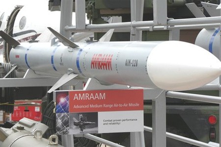 Đạn tên lửa AIM-120D AMRAAM