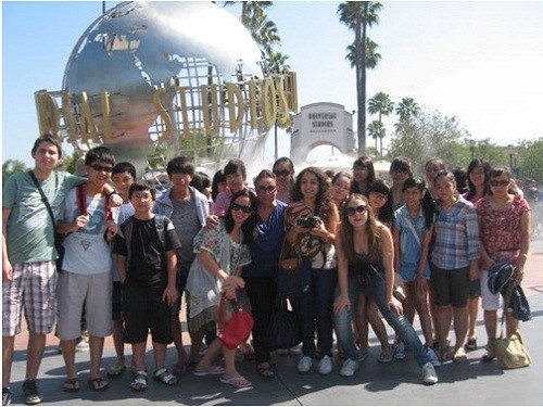 Các bạn du học sinh Việt Nam trong một kỳ nghỉ hè ở Canada (Ảnh K14)