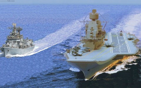 Hình ghép này mô phỏng hoạt động trên biển của hàng không mẫu hạm INS Vikramaditya sau khi được làm mới, với sự hộ tống của khu trục hạm DDG Delhi. Ảnh: Defencetalk