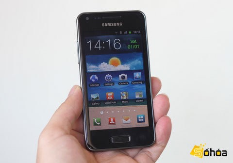 Samsung Galaxy S Advance: Galaxy S Advance là model nâng cấp của chiếc Galaxy S đầu tiên, thiết kế của máy có nhiều điểm giống Galaxy Nexus. Model có màn hình 4 inch với kiểu dáng gọn, thiết bị sử dụng công nghệ Super AMOLED. Máy được trang bị chip xử lý Cortex-A9 dual core, tốc độ 1GHz. Máy có bộ nhớ trong 8GB, hỗ trợ đầy đủ các kết nối, camera 5 megapixel và chạy hệ điều hành Android 2.3. Sản phẩm được bán với giá 9,5 triệu đồng.