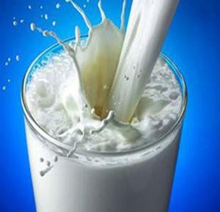 Theo nghiên cứu dài kỳ ở 3.000 người dư thừa trọng lượng, các nhà khoa học Canada phát hiện thấy thực đơn giàu sữa, giảm tới 70% tình trạng kháng insulin (dấu hiệu tiền đái tháo đường) so với nhóm không ăn sữa. Lợi thế của nhóm thực phẩm này là lactose, một loại protein có tác dụng làm giảm đường huyết thông qua quá trình làm chậm cơ chế chuyển hóa đường thực phẩm thành đường huyết.