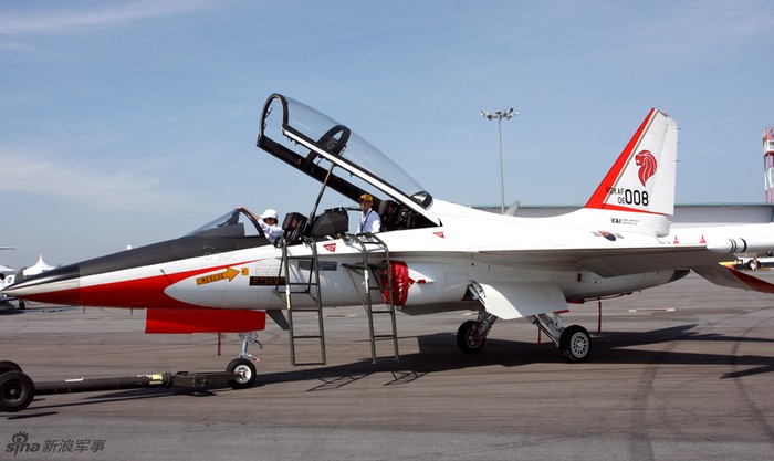 Máy bay huấn luyện cao cấp T-50