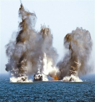 Hải quân Trung Quốc và Nga tập trận bắn đạt thật trên biển Hoàng Hải.