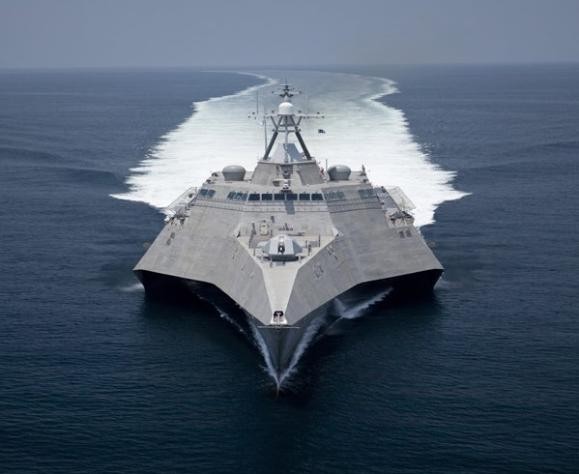 Bắt đầu từ năm 2013, Mỹ sẽ triển khai luân phiên 4 tàu chiến đấu duyên hải ở Singapore, cửa ngõ eo biển Malacca, nối liền với biển Đông và Ấn Độ Dương.