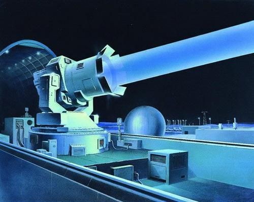 Ý tưởng vũ khí laser chống vệ tinh của Liên Xô cũ. Khi tia laser xuyên qua bầu khí quyển, năng lượng sẽ giảm nghiêm trọng. Muốn tiêu diệt vệ tinh trên quỹ đạo, phải cung cấp công suất tương đối lớn à môi trường khí quyển tương đối tốt.