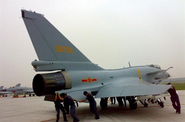 Máy bay chiến đấu đa dụng J-10 Trung Quốc
