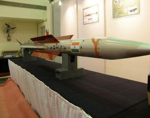 Tên lửa không đối không Astra do Ấn Độ tự sản xuất