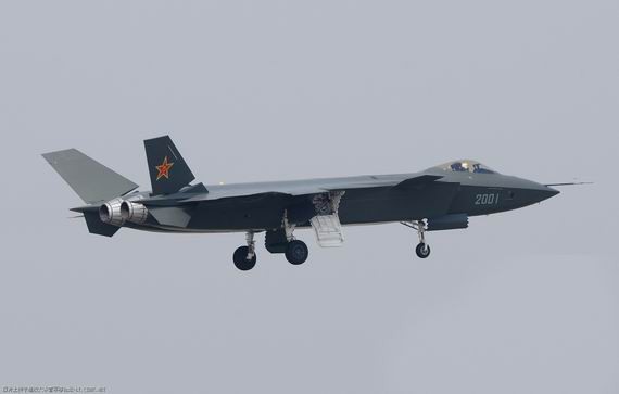 Máy bay chiến đấu tàng hình thế hệ thứ năm J-20 Trung Quốc gặp phải khó khăn về động cơ...