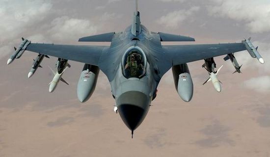 Máy bay chiến đấu F-16 Mỹ cũng được sử dụng làm máy bay phóng bom hạt nhân chiến thuật B61