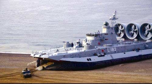 Tàu đổ bộ đệm khí Zubr do Ukraine chế tạo - là tàu đệm khí lớn nhất thế giới.
