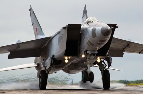 Máy bay tiêm kích MiG-25PD