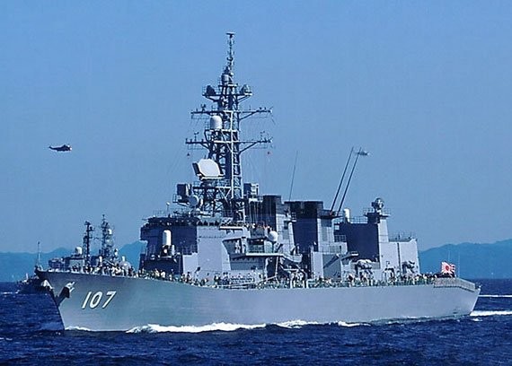 Tàu khu trục Ikazuchi, số hiệu 107, lớp Harusame, Lực lượng Phòng vệ Biển Nhật Bản vừa tiến hành do thám hoạt động diễn tập "Cơ động-5" của 3 hạm đội lớn Hải quân Trung Quốc ở Tây Thái Bình Dương.