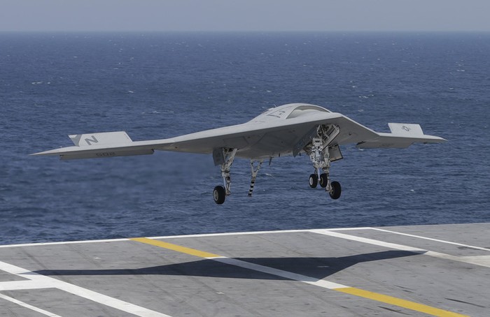 Máy bay chiến đấu không người lái X-47B Mỹ trang bị cho tàu sân bay tương lai (ảnh minh họa)