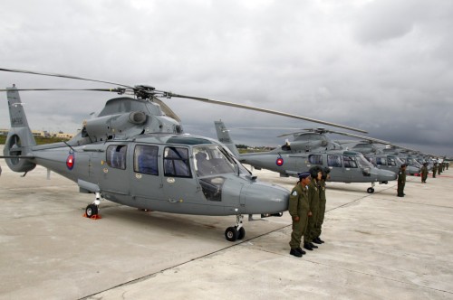 Năm 2013, Trung Quốc bàn giao 12 máy bay trực thăng Z-9 cho Campuchia (ảnh minh họa)