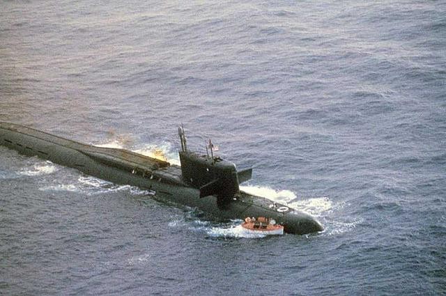 Tàu ngầm hạt nhân K-219 Liên Xô