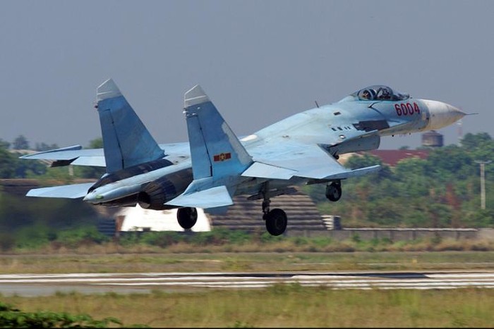 Máy bay chiến đấu Su-27 của Không quân Việt Nam