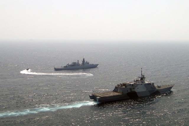 Tàu tuần duyên USS Freedom hiện triển khai ở căn cứ Changi, Singapore, đã tham gia diễn tập Carat 2013 với Philippines.