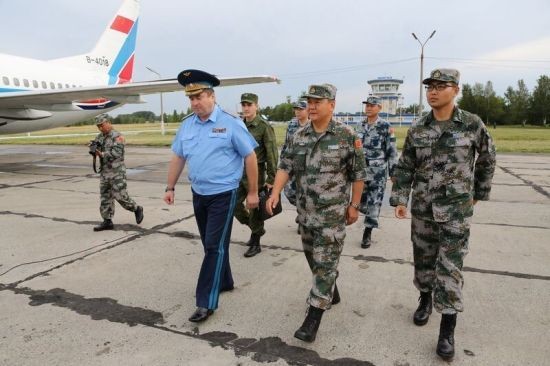 Đoàn đại biểu quân sự Trung Quốc thăm Nga