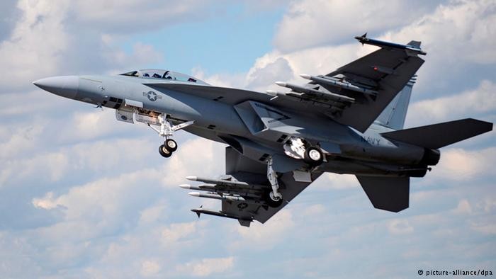 Máy bay chiến đấu F/A-18 Hải quân Mỹ