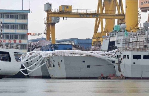 Đuôi tàu hộ vệ Type 054A Trung Quốc (nguồn mạng quân sự sina Trung Quốc)