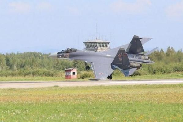 Máy bay chiến đấu Su-35 Nga