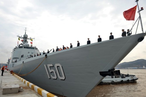 Tàu khu trục tên lửa Trường Xuân số hiệu 150, thuộc biên đội hộ tống Hải quân Trung Quốc đến thăm Iran